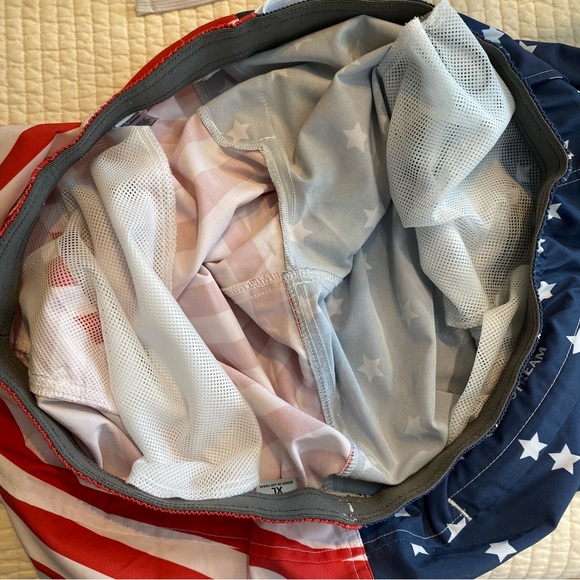 Field & Stream Mens American Flag Swim Shorts Size XL USA Patriotic Trunks - Picture 11 of 14